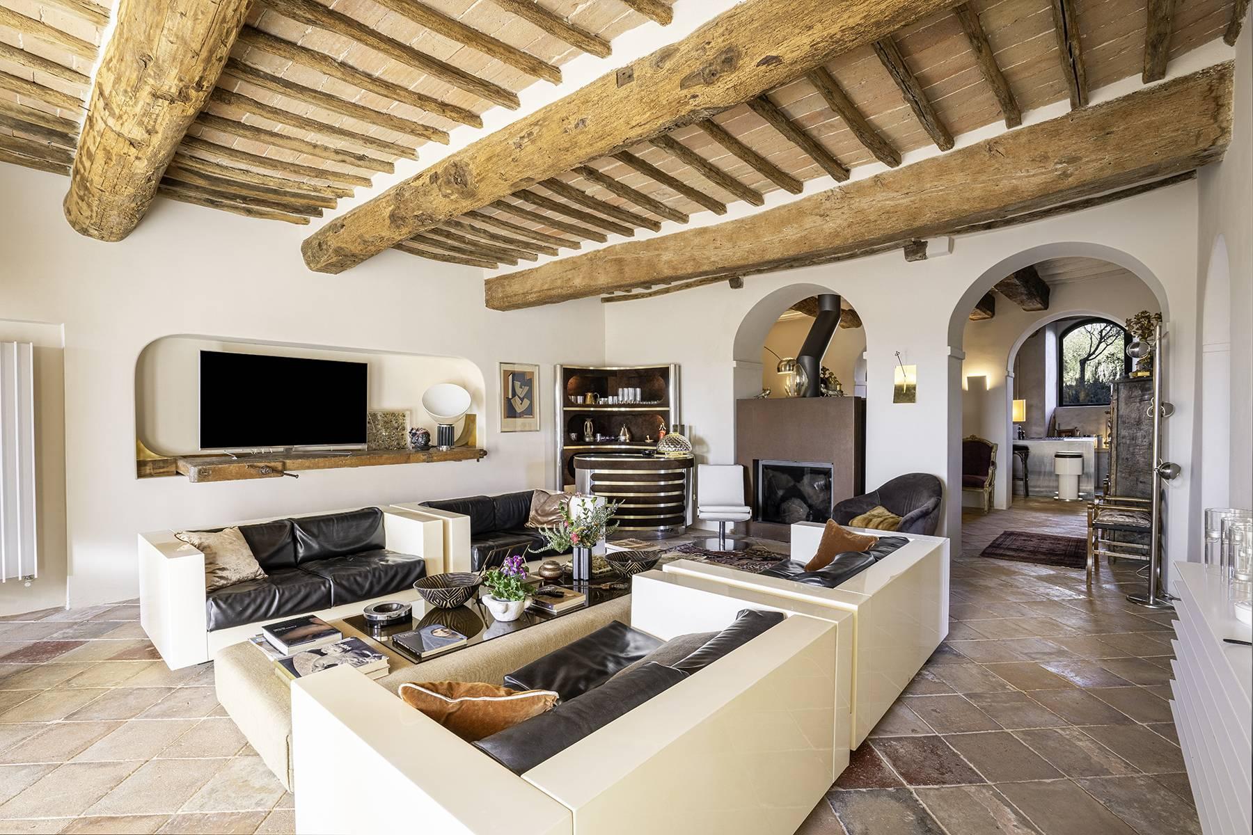 Luxurious 6 bedroom villa with pool near Siena - 8