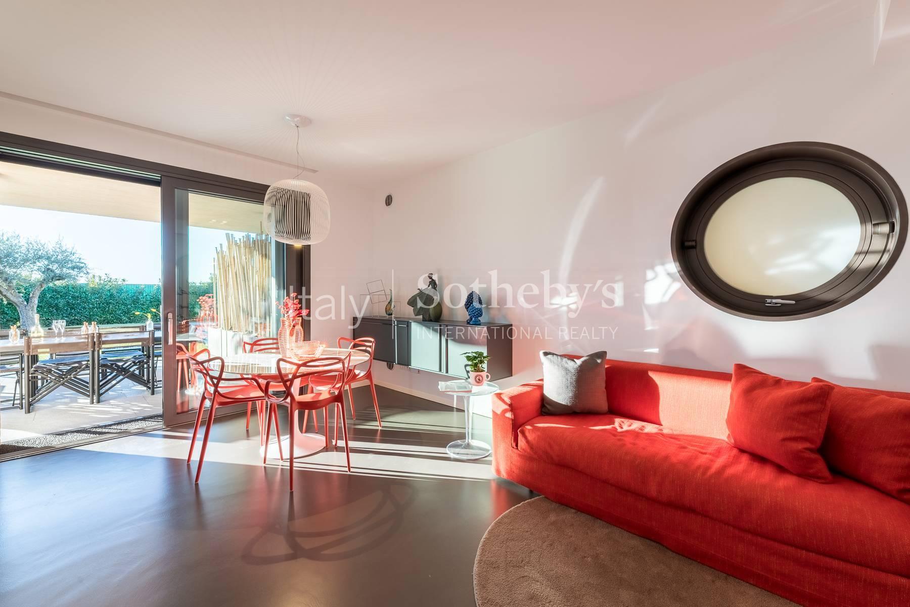 Splendida villa semi-indipendente pieds dans l'eau, in vendita, Bardolino | Sotheby’s Realty Italy - 16