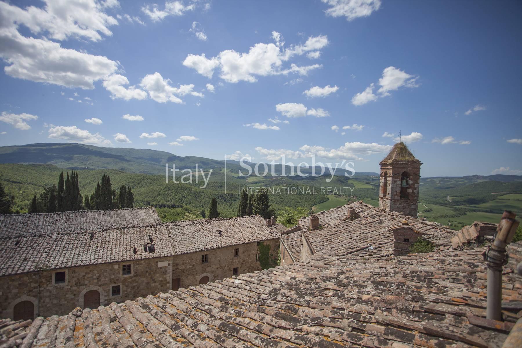 Incredible castle and hamlet  of the 12th century in the countryside of Siena - 8
