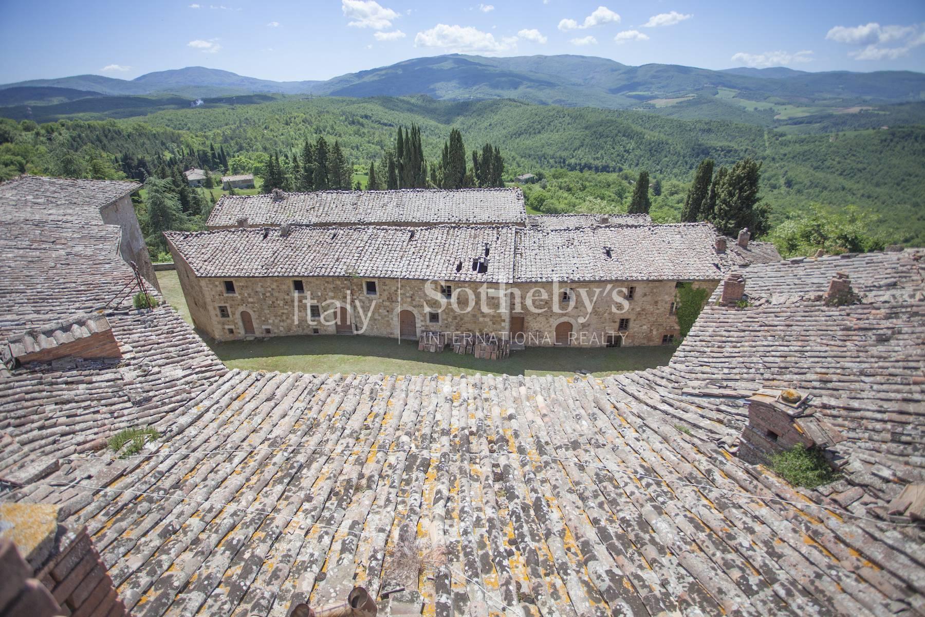 Incredible castle and hamlet  of the 12th century in the countryside of Siena - 7