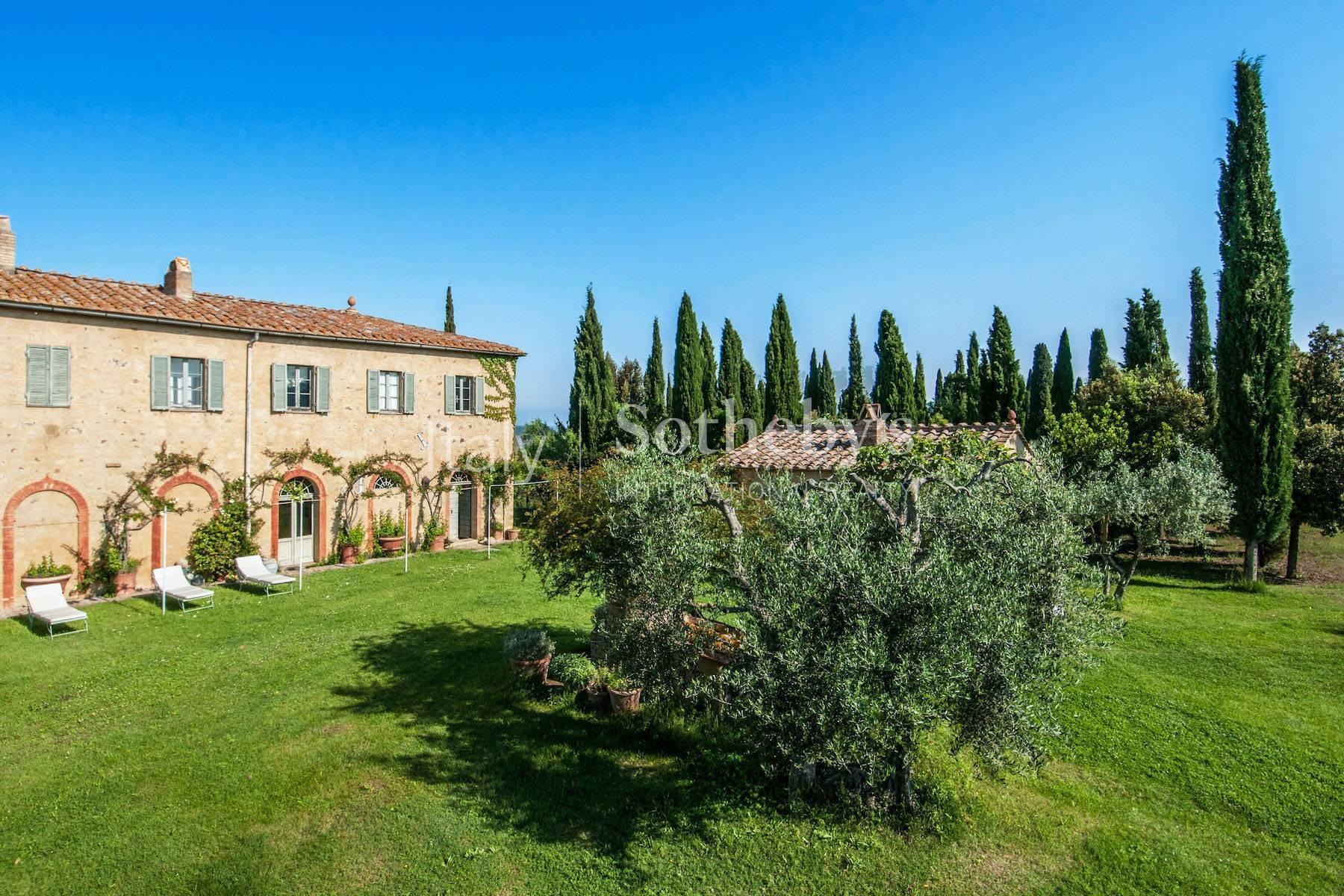 A charming Tuscan villa in the heart of Montalcino - 15