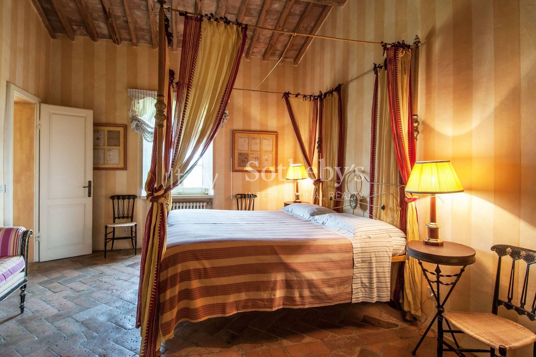 A charming Tuscan villa in the heart of Montalcino - 16