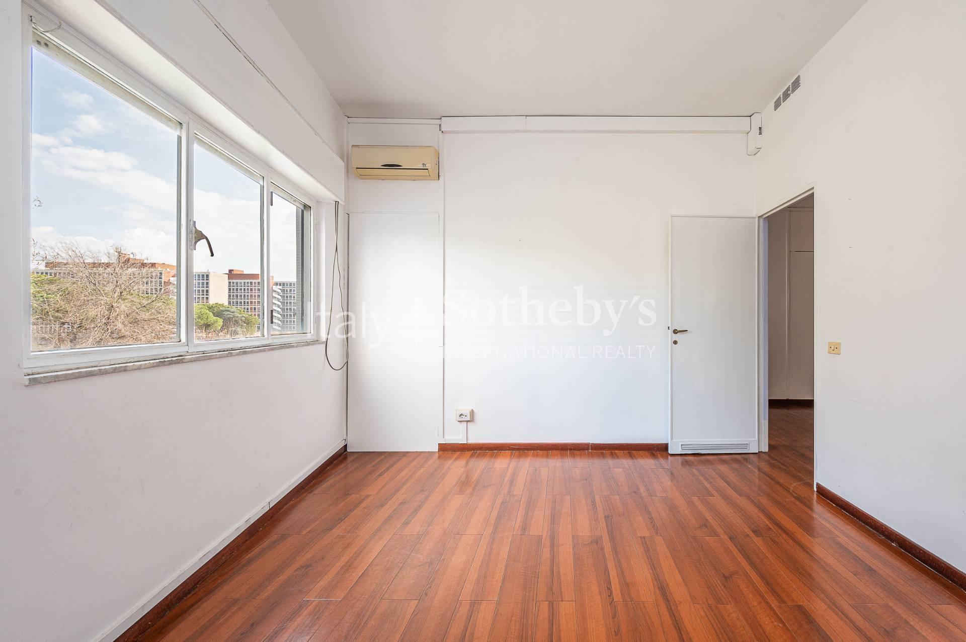 Luminoso appartamento con affacci nel verde, in vendita, Roma | Sotheby’s Realty Italy - 4
