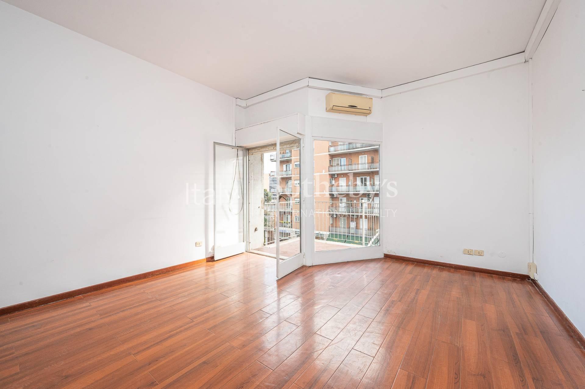 Luminoso appartamento con affacci nel verde, in vendita, Roma | Sotheby’s Realty Italy - 5