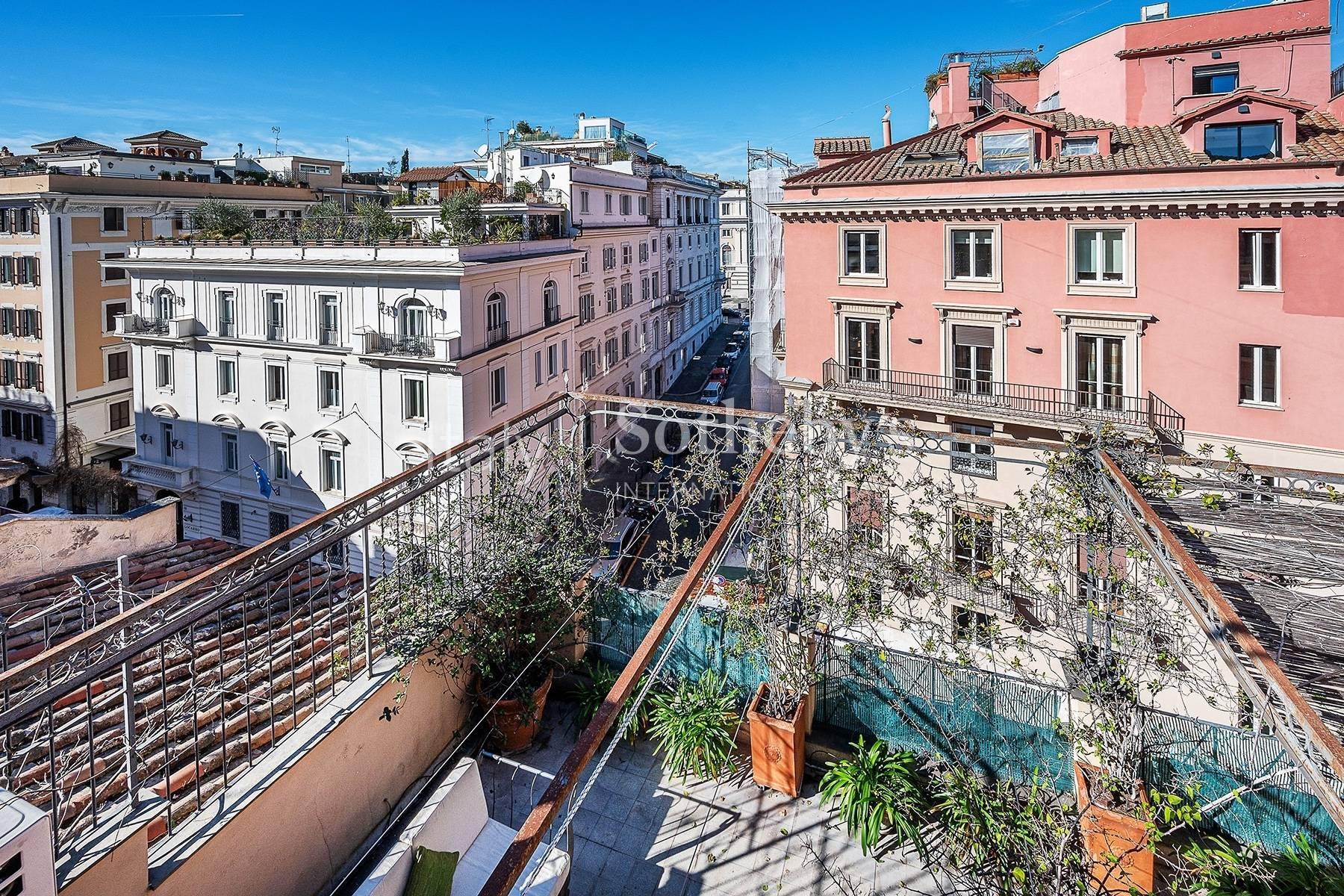 Splendido attico con terrazze nel centro storico di Roma, in vendita, Roma | Sotheby’s Realty Italy - 9