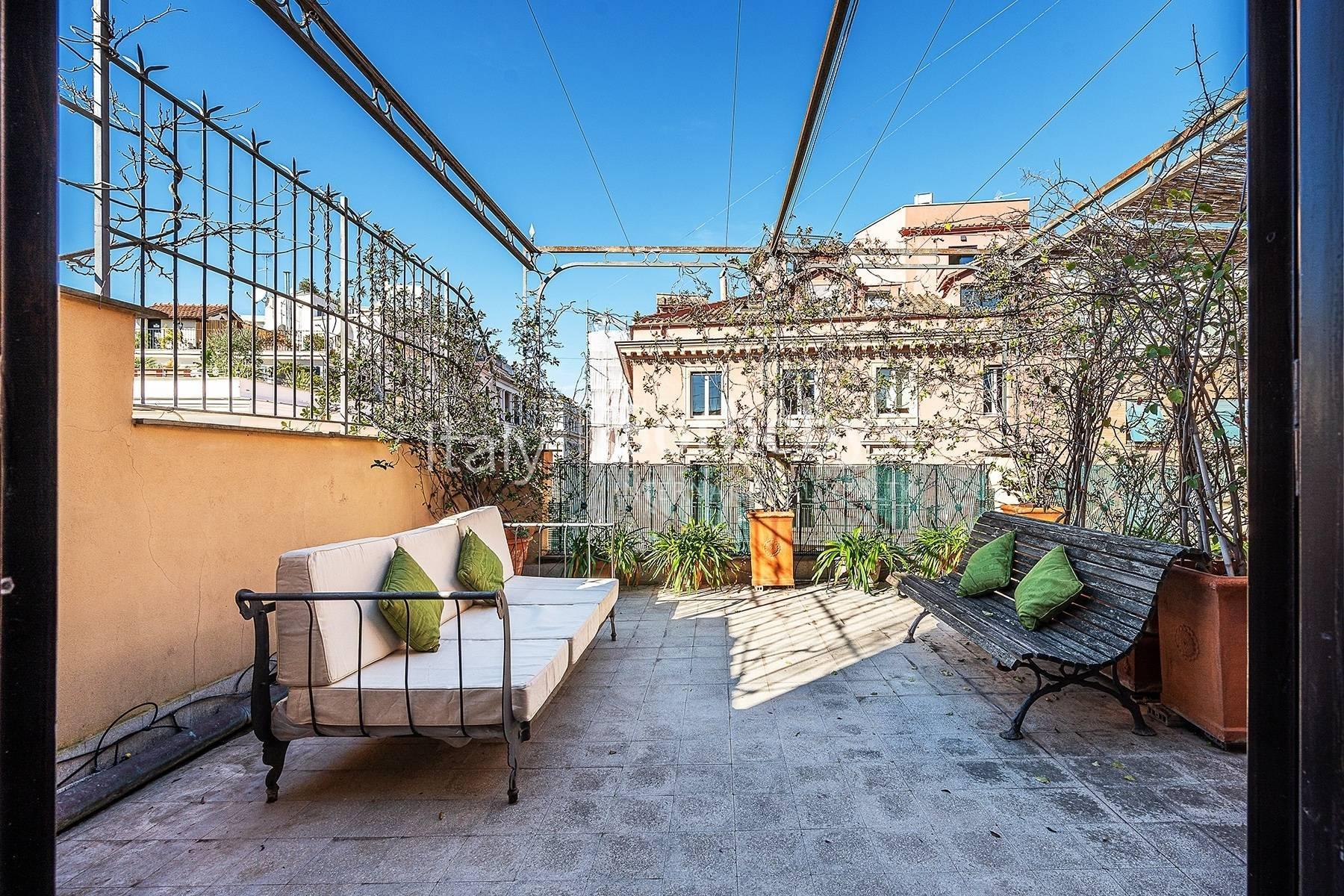 Splendido attico con terrazze nel centro storico di Roma, in vendita, Roma | Sotheby’s Realty Italy - 7