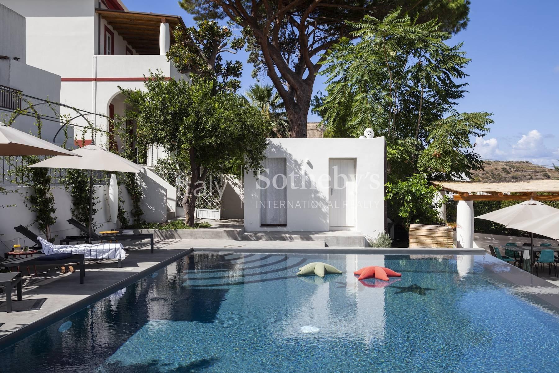 Villa Malvasia: un'elegante oasi nel cuore delle Isole Eolie, in affitto, Malfa | Sotheby’s Realty Italy - 3