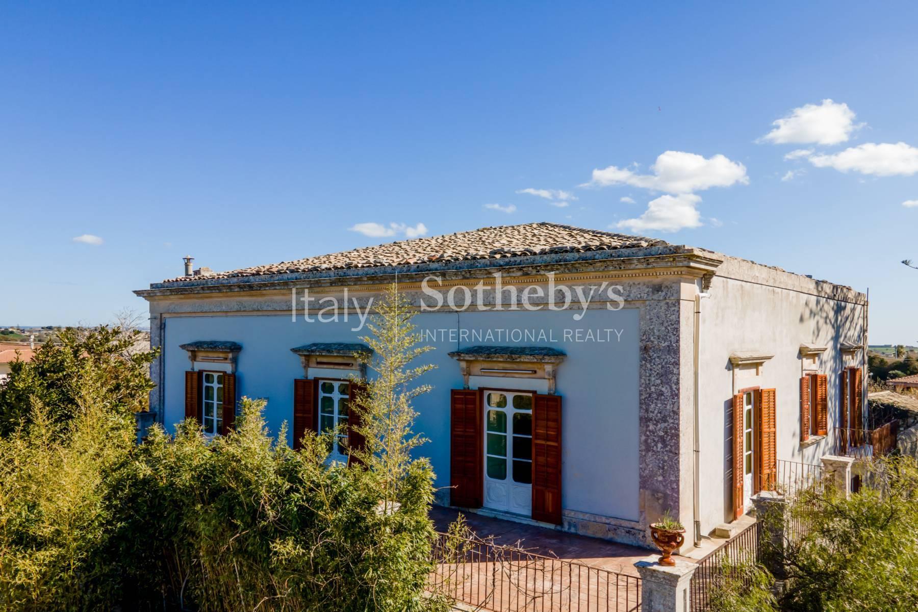 Antica villa storica del XIX secolo immersa nelle campagne modicane - 2