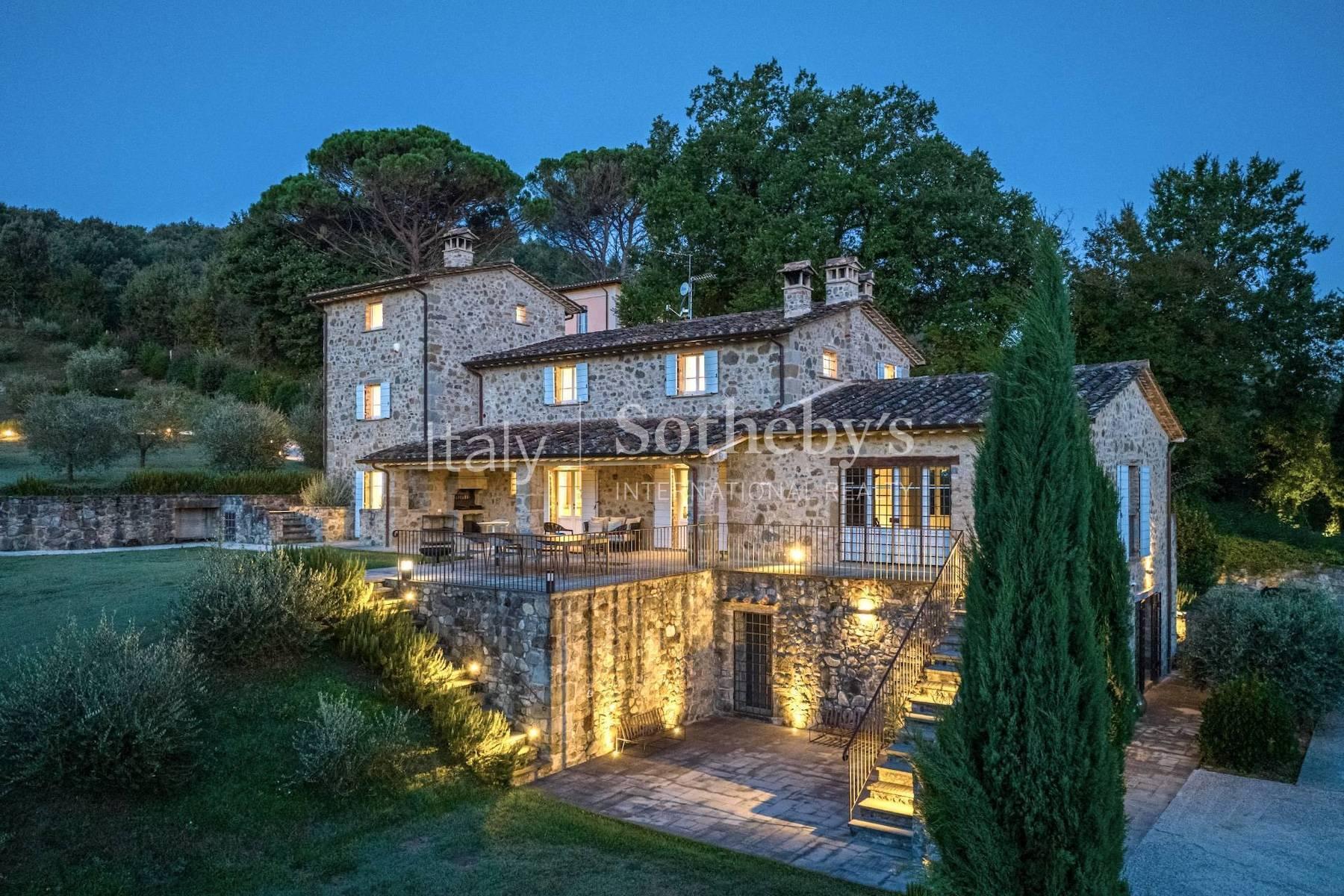 Esclusivo e moderno casale in pietra con piscina, in vendita, Città di Castello | Sotheby’s Realty Italy - 4