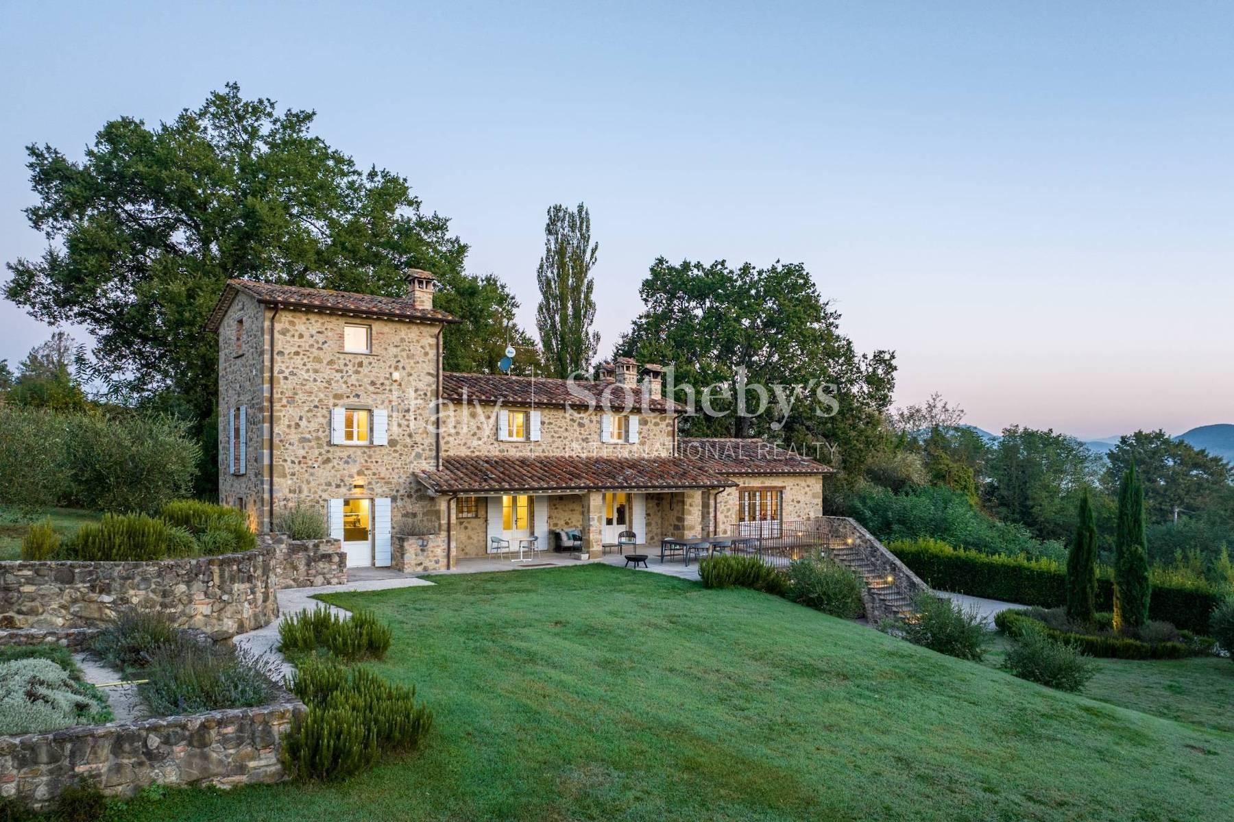 Esclusivo e moderno casale in pietra con piscina, in vendita, Città di Castello | Sotheby’s Realty Italy - 5
