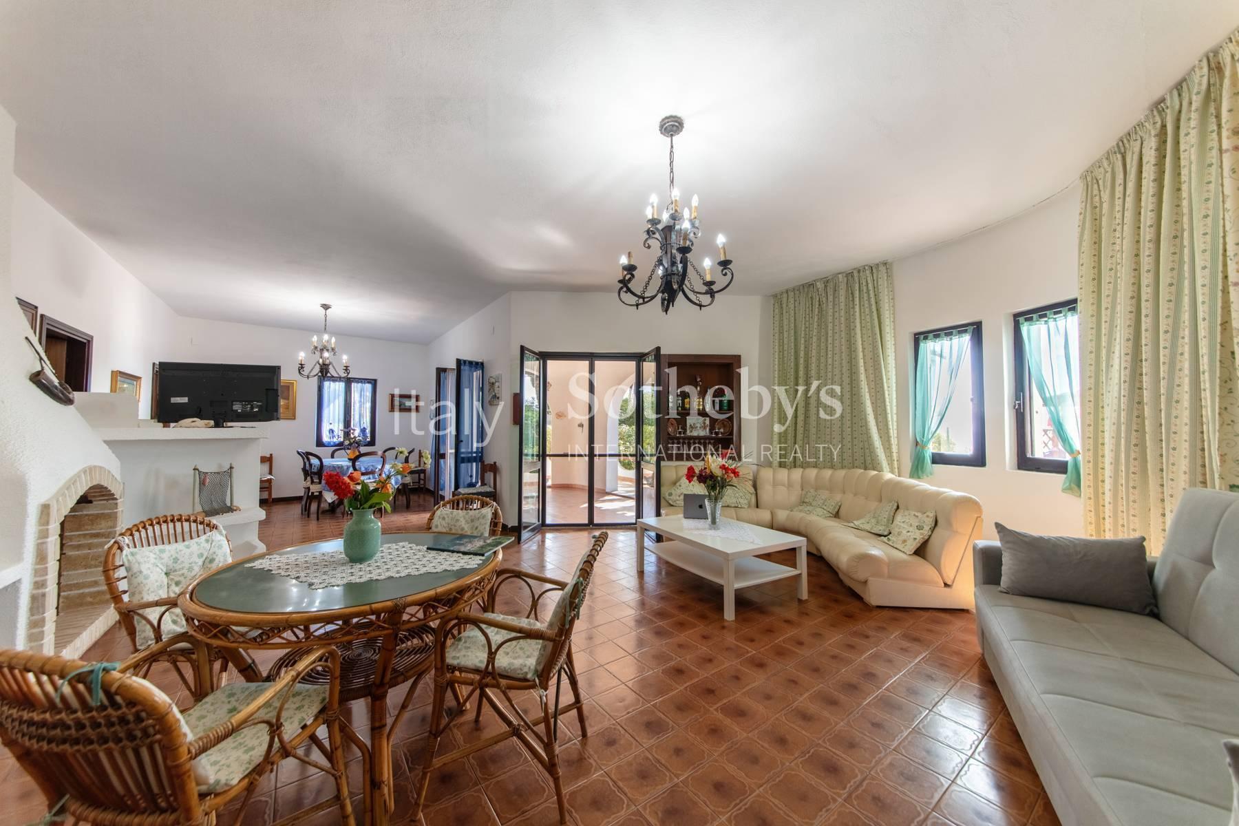 Villa in prima fila sulla spiaggia di Santa Margherita di Pula - 6