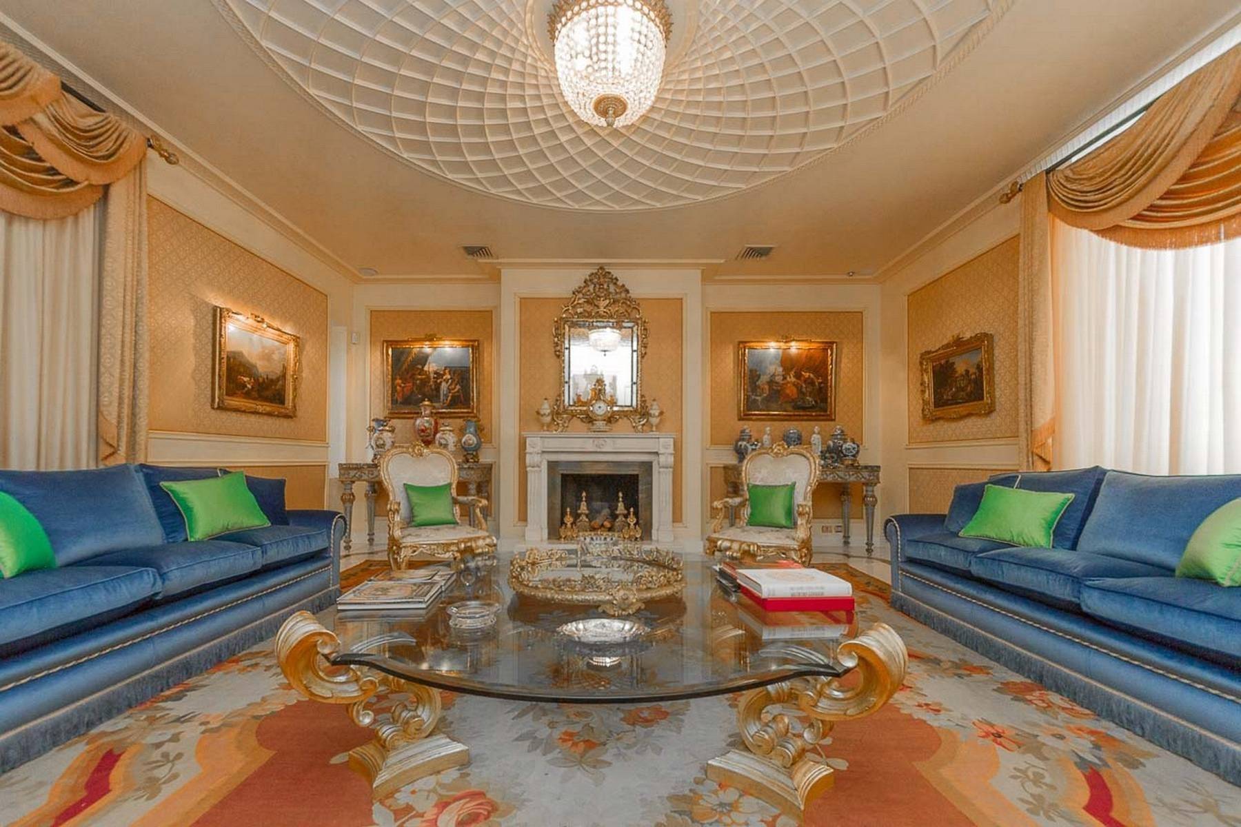 Luxury residential building in Rome city center - 1