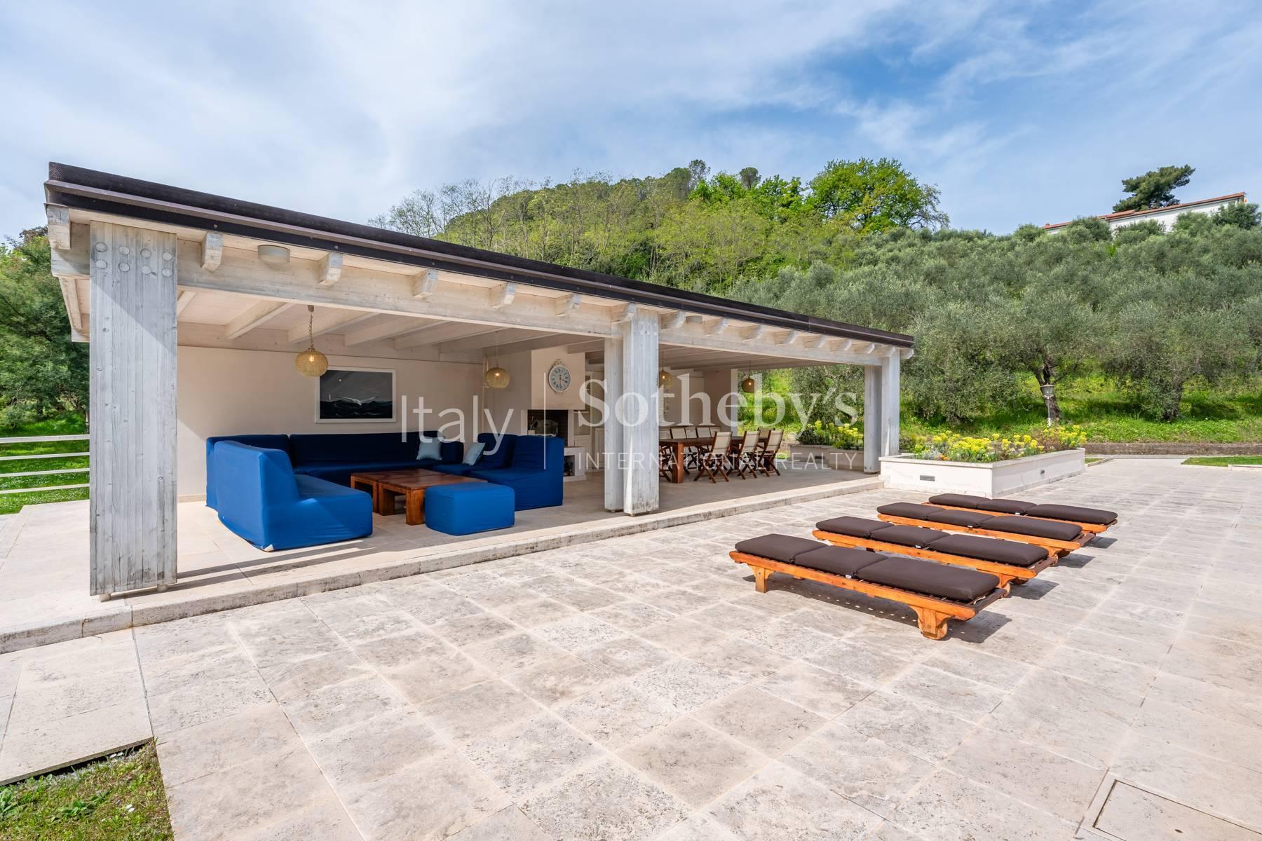 Elegante villa toscana con piscina, laghetto e dépandance, in vendita, Massarosa | Sotheby’s Realty Italy - 18