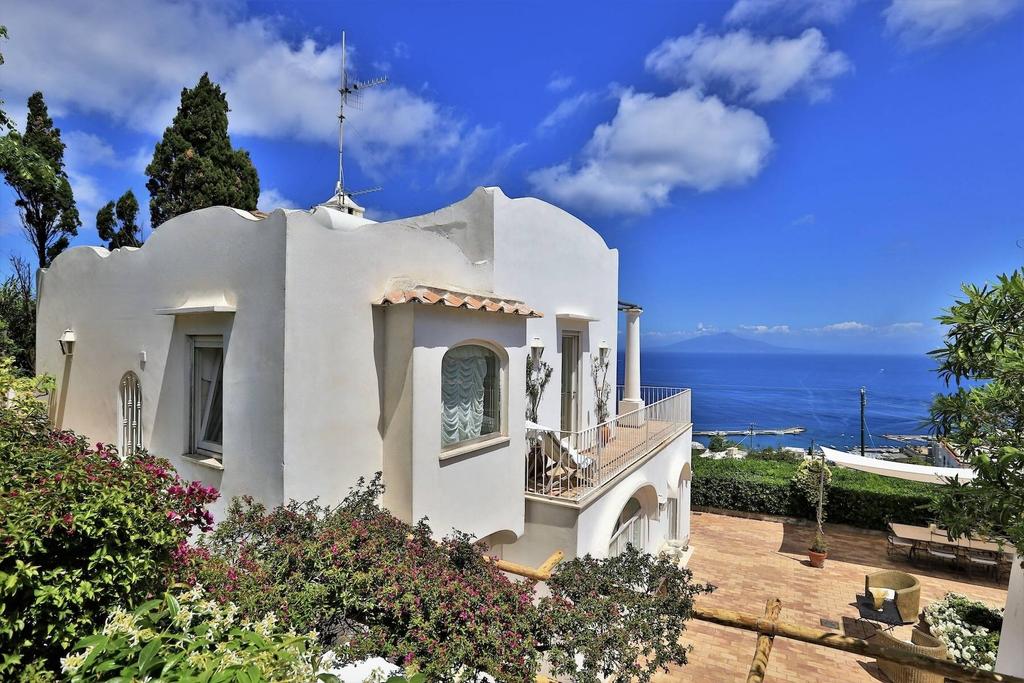 Villa Fiore, Enchanting Villa in Capri Villa For rent Capri Sotheby