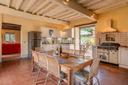 Incantevole Casolare toscano sulle colline di Lucca, in vendita, Borgo a Mozzano | Sotheby’s Realty Italy - 10