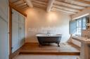 Incantevole Casolare toscano sulle colline di Lucca, in vendita, Borgo a Mozzano | Sotheby’s Realty Italy - 16