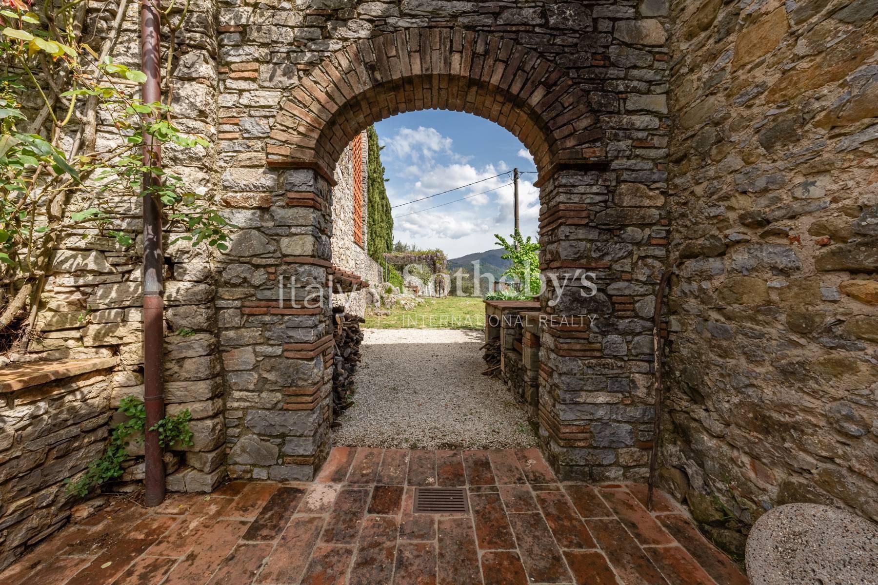 Incantevole Casolare toscano sulle colline di Lucca, in vendita, Borgo a Mozzano | Sotheby’s Realty Italy - 5