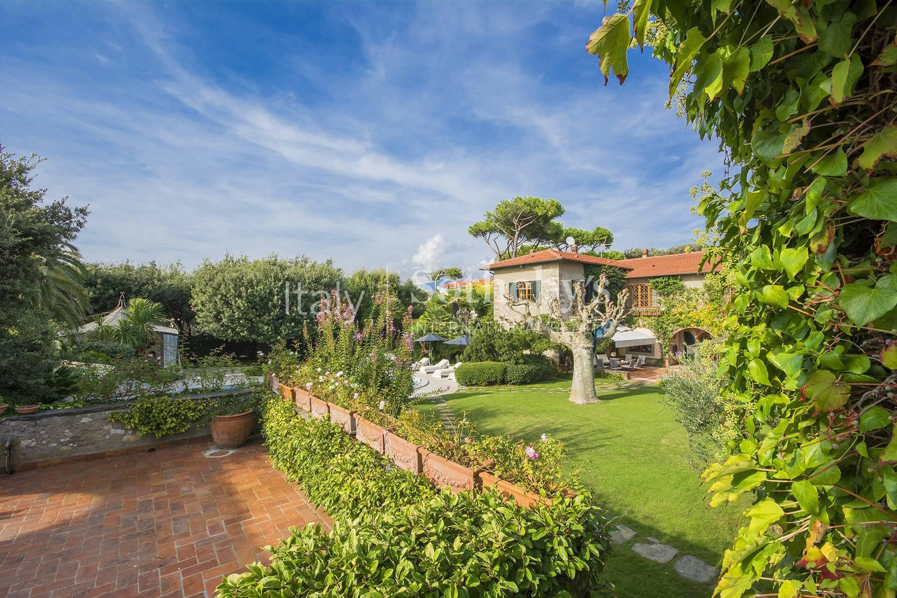 Magnificent property in Marina di Pietrasanta - 4