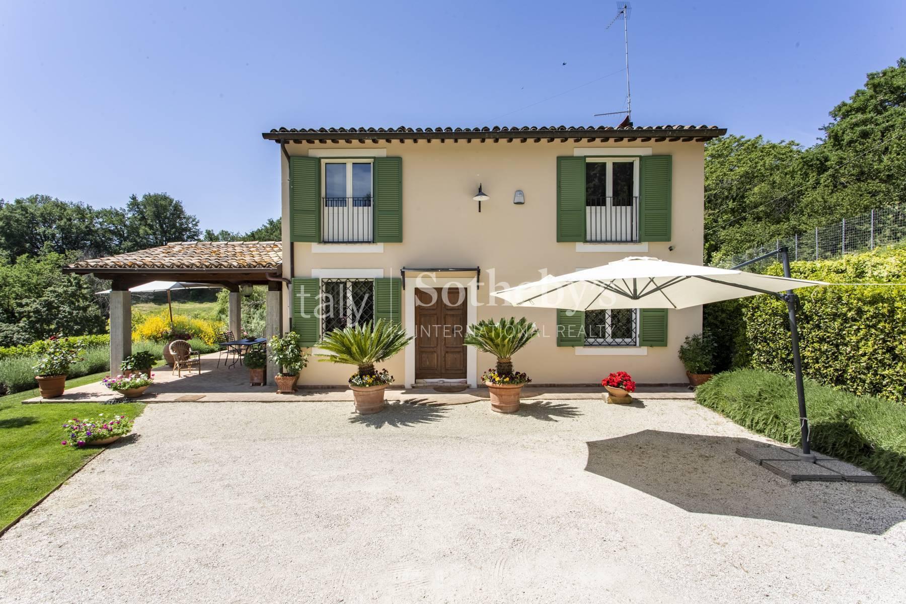 Incantevole villa con giardino nella campagna umbra, in vendita, Montefalco | Sotheby’s Realty Italy - 3