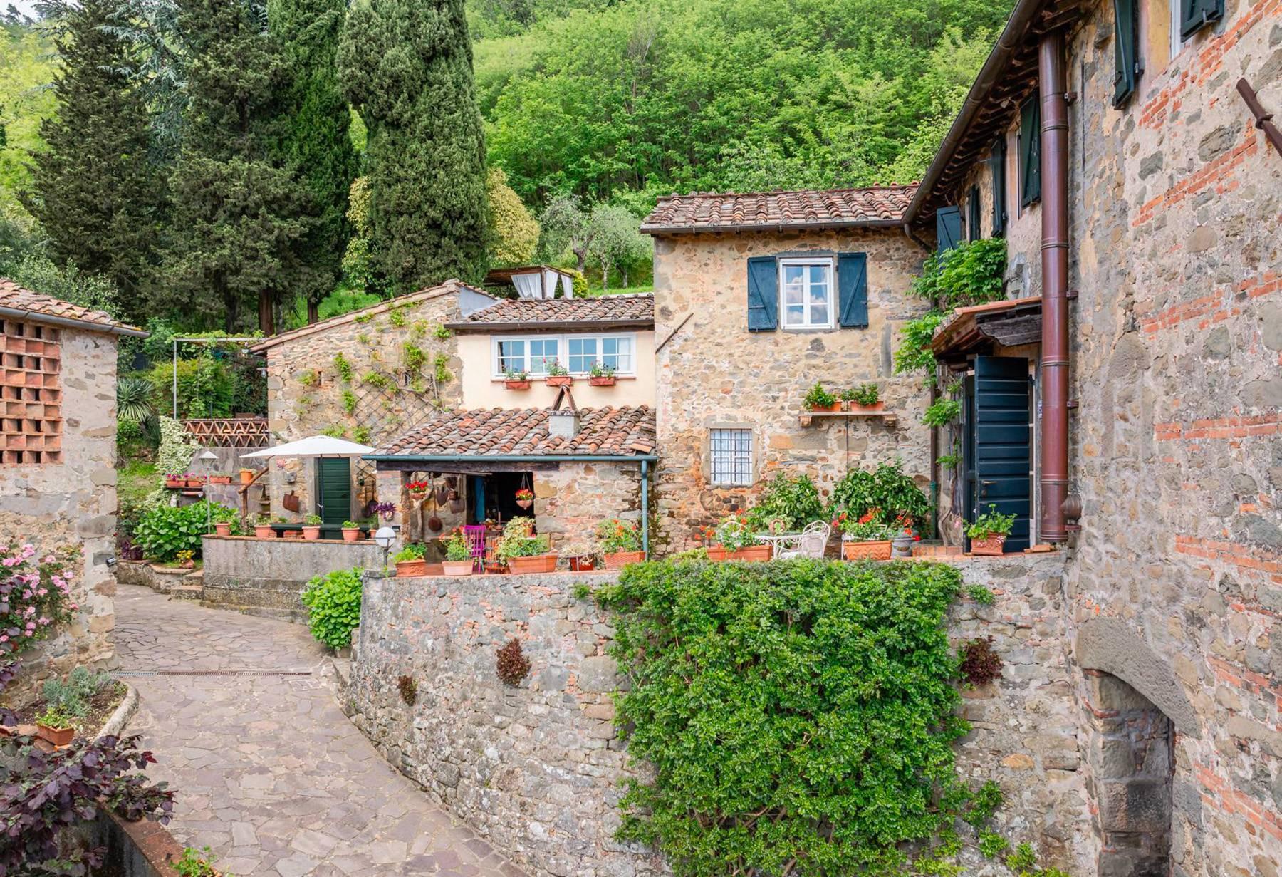 Antico casale con vista sulle colline di Lucca - 1