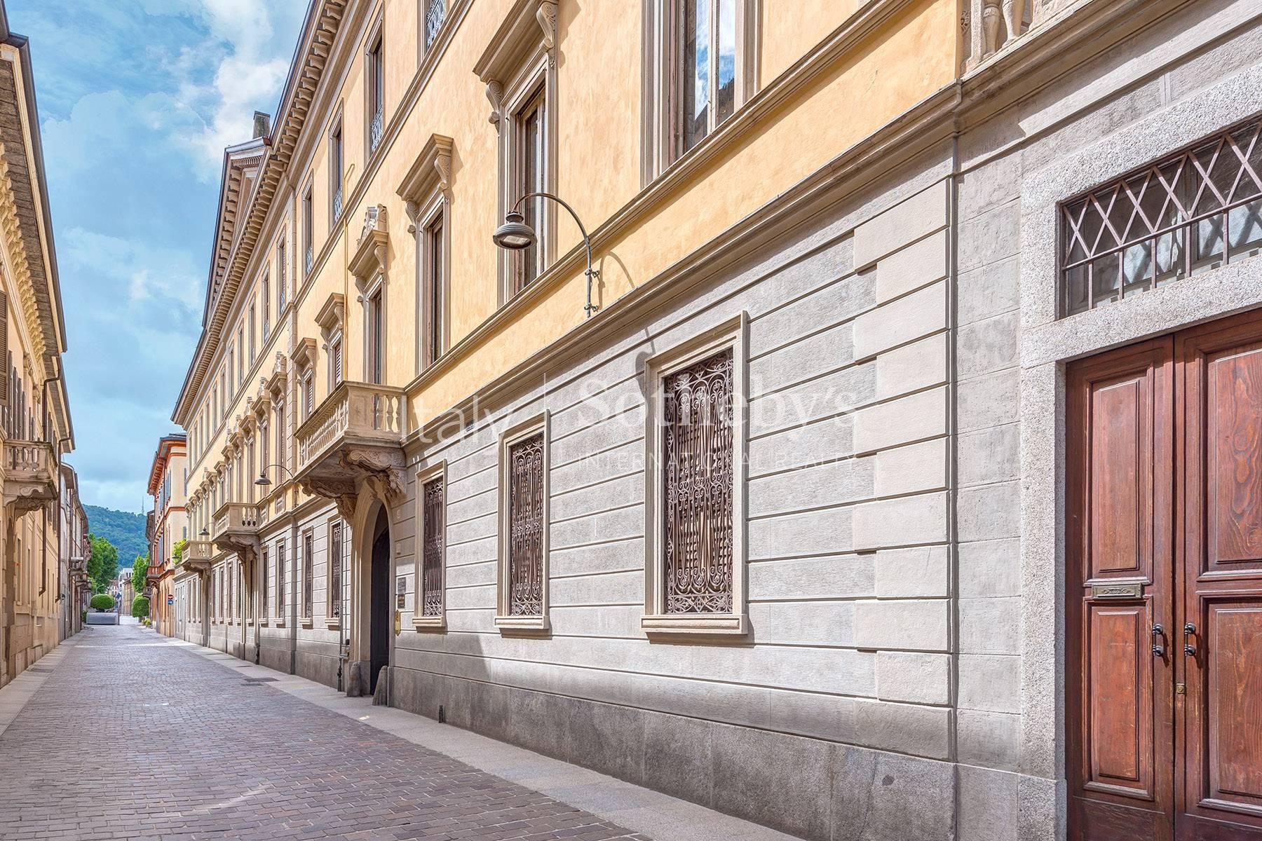Appartamento in prestigioso palazzo storico, in vendita, Como | Sotheby’s Realty Italy - 2