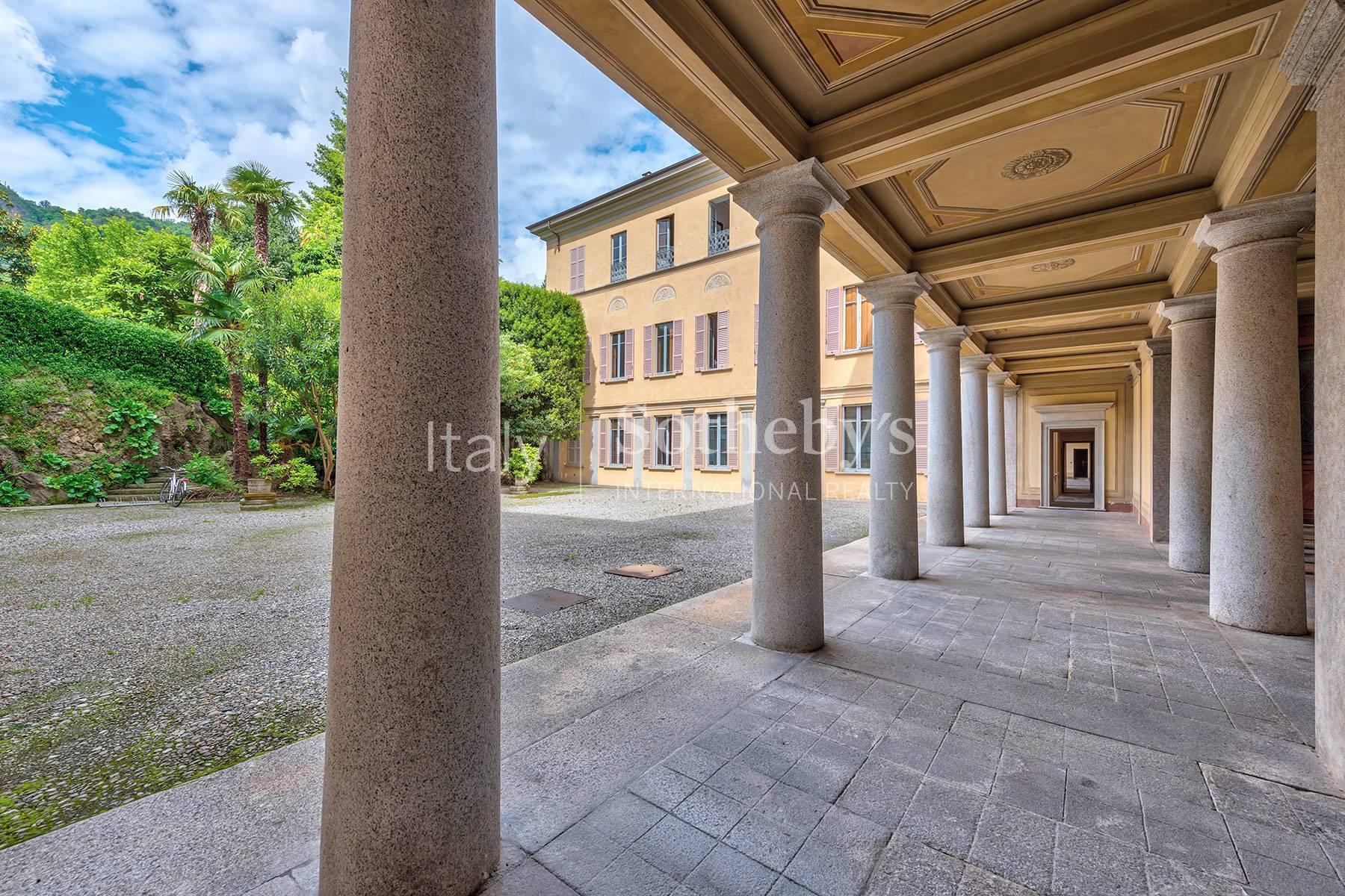 Appartamento in prestigioso palazzo storico, in vendita, Como | Sotheby’s Realty Italy - 3