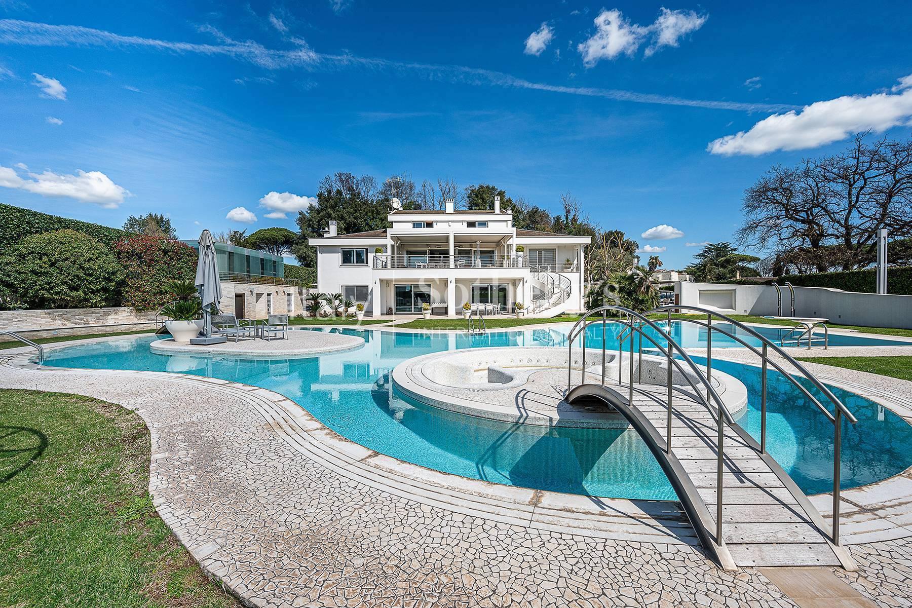 Exclusive villa in Olgiata with private swimming pool - 3