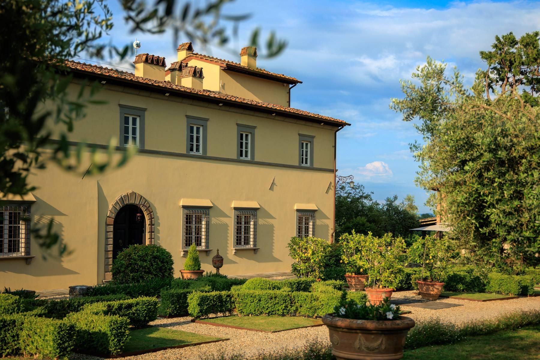 Prestigiosa villa rinascimentale, finemente restaurata, a Lucca - 1