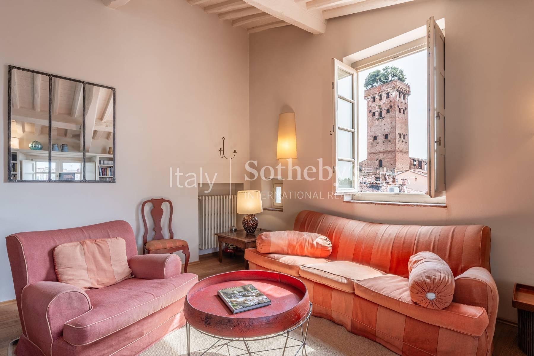 Luminoso attico in storico palazzo nobiliare a Lucca, in vendita, Lucca | Sotheby’s Realty Italy - 3
