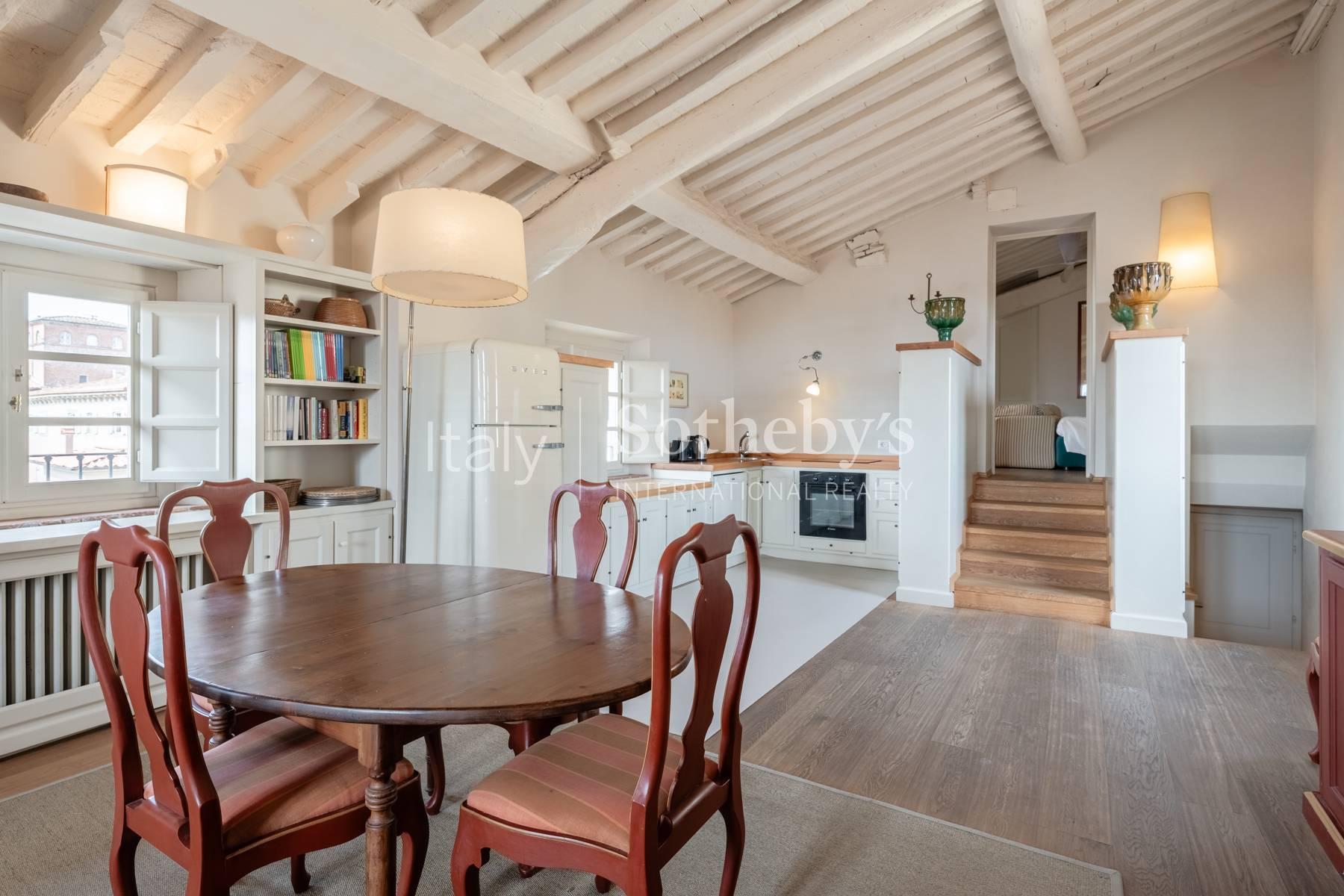 Luminoso attico in storico palazzo nobiliare a Lucca, in vendita, Lucca | Sotheby’s Realty Italy - 9