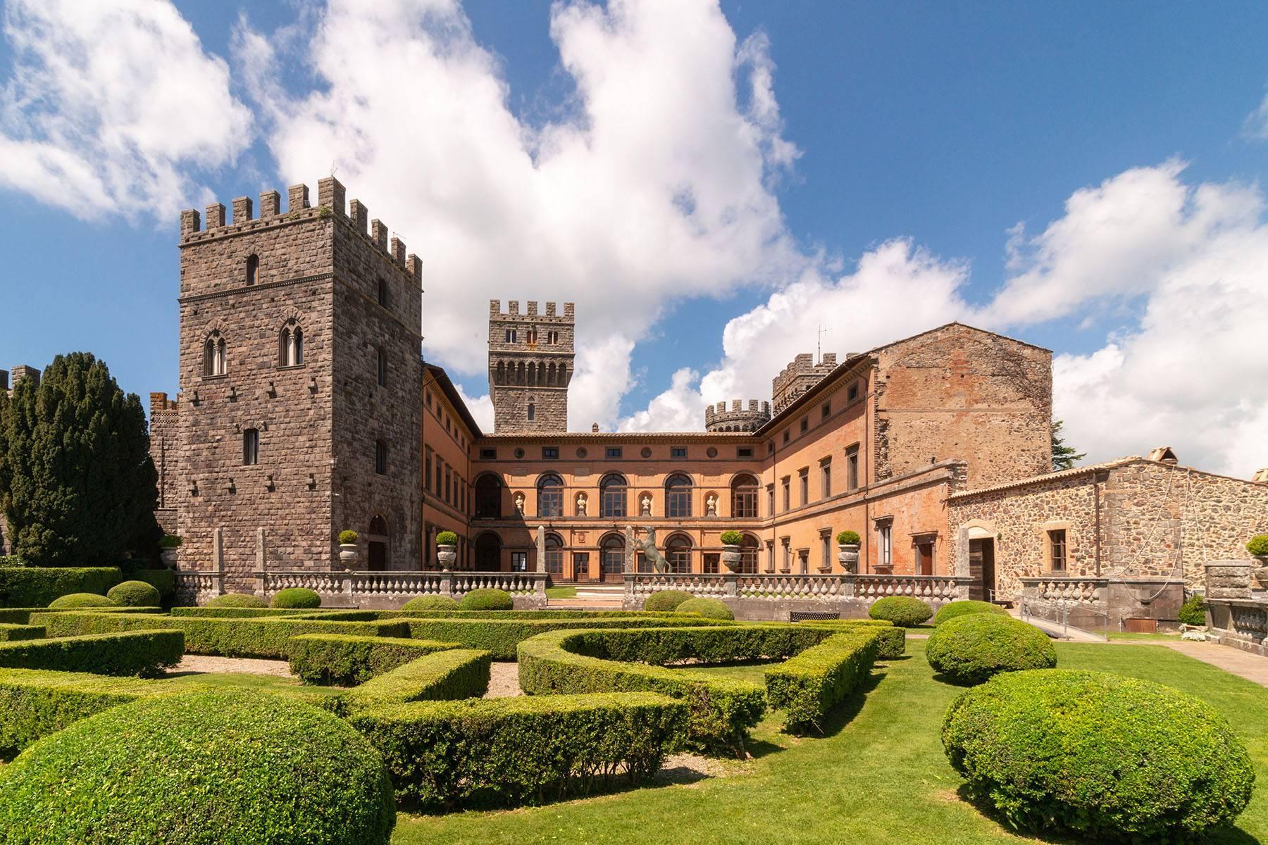 Castello medievale unico nel suo genere a Torre Alfina - 1