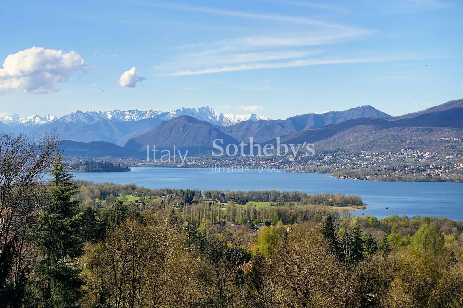 Affascinante villa anni '60 con vista sul lago di Varese, in vendita, Daverio | Sotheby’s Realty Italy - 2