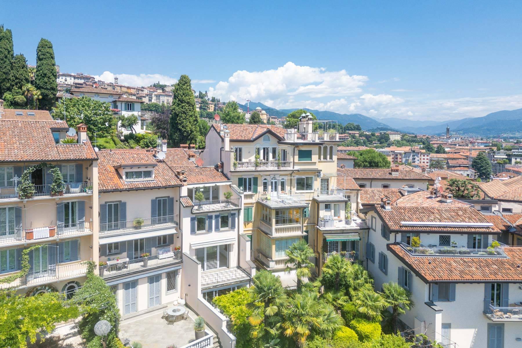 Independent and Private Townhouse in Bergamo - 1