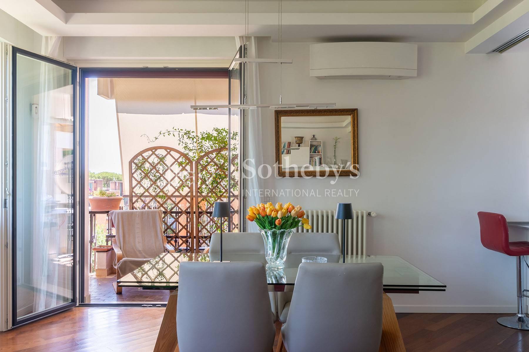 Luminoso appartamento con triplo affaccio, in vendita, Roma | Sotheby’s Realty Italy - 12