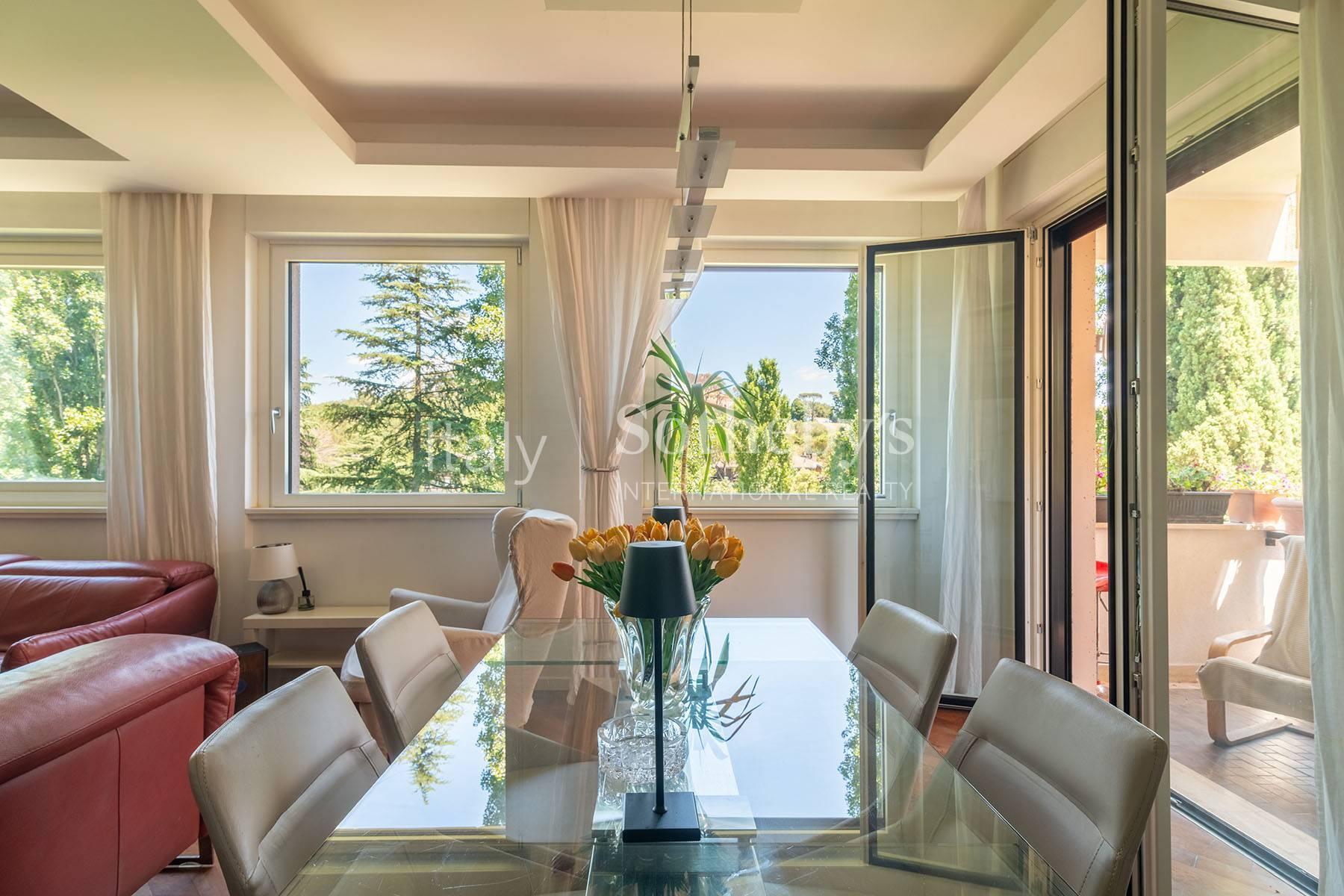 Luminoso appartamento con triplo affaccio, in vendita, Roma | Sotheby’s Realty Italy - 11