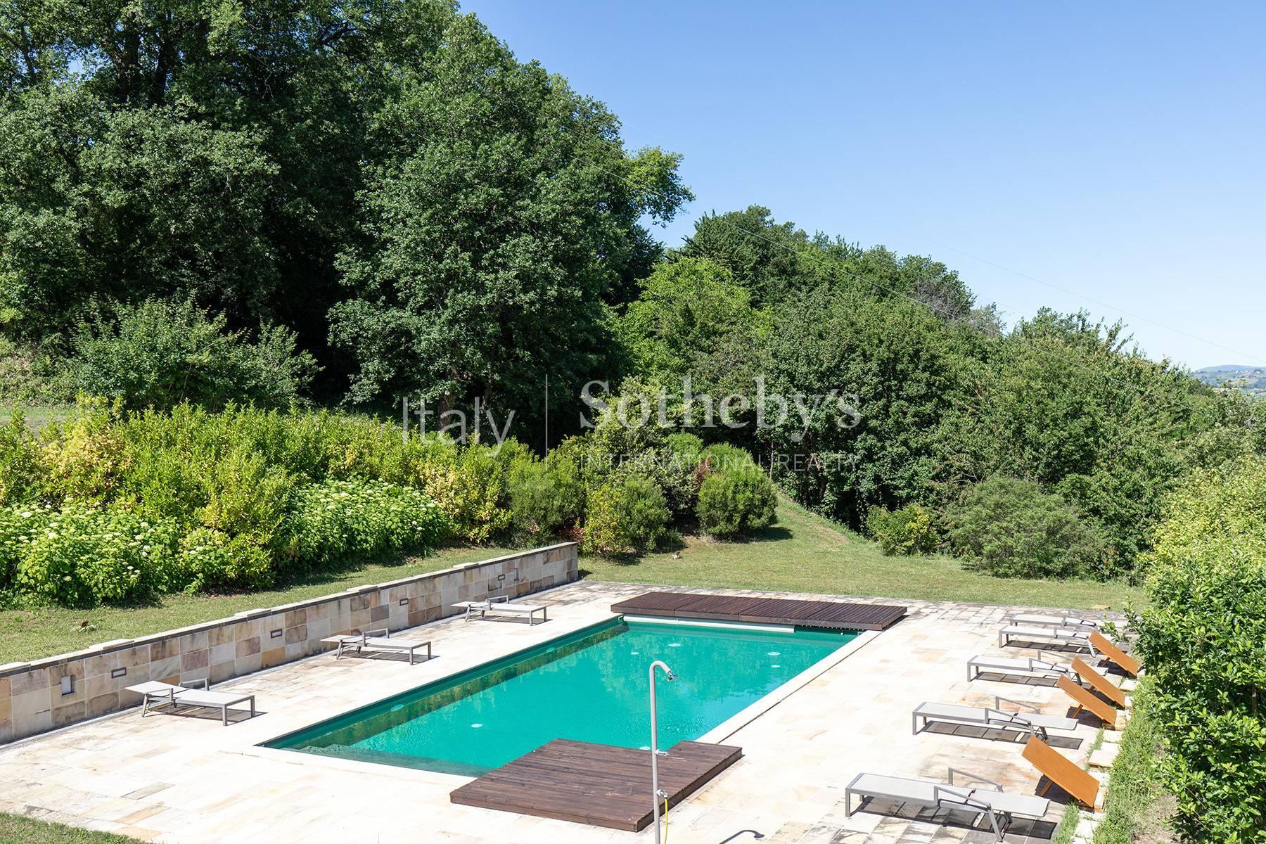 Proprietà eco-sostenibile con piscina nelle Marche - 7