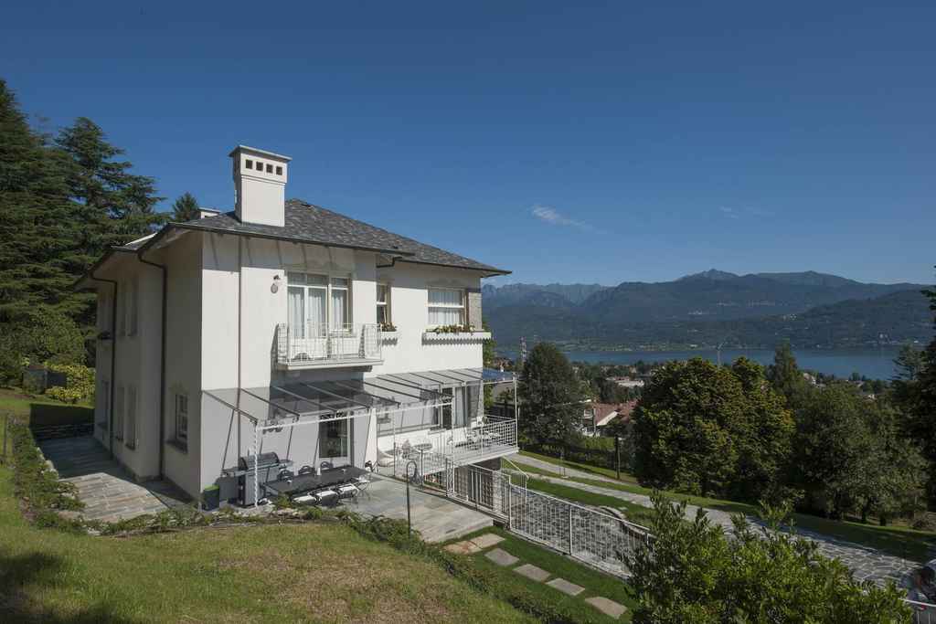 Incantevole villa d'epoca con vista sul Lago Maggiore | Villa in ...