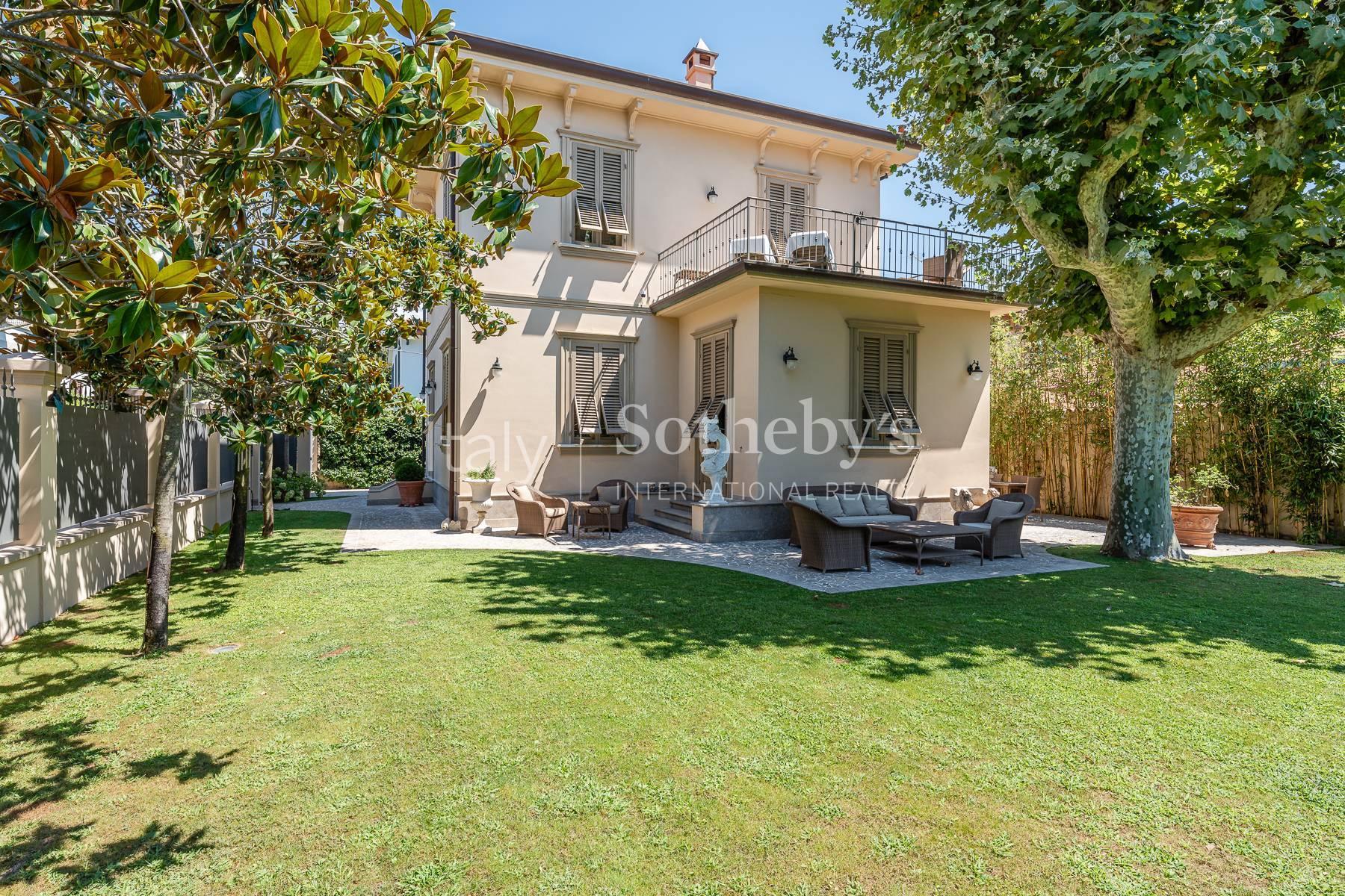 Elegante villa con dépendance a Forte dei Marmi, in vendita, Forte dei Marmi | Sotheby’s Realty Italy - 22