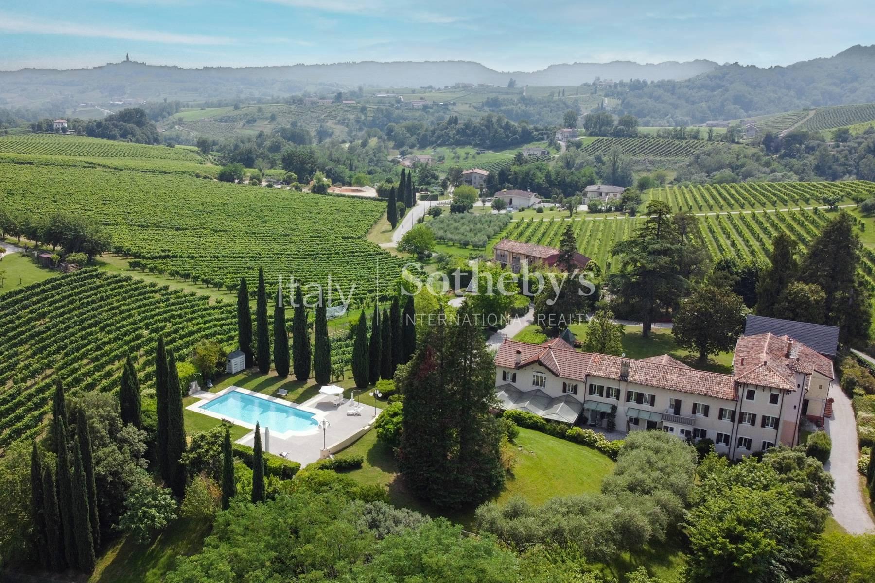 Signorile villa storica con parco collinare e piscina - 2
