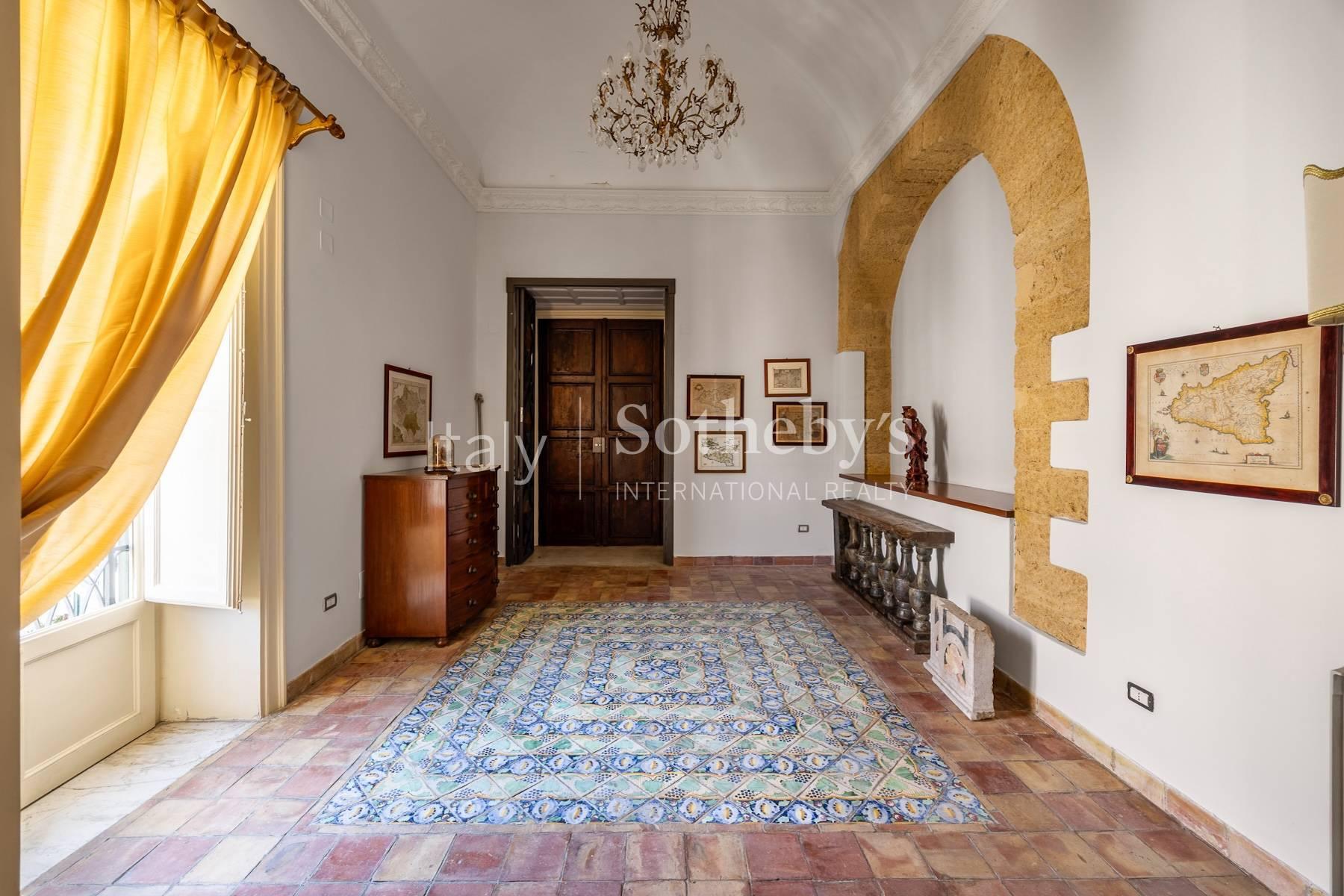 Pregevole attico nel centro storico di Palermo - 6