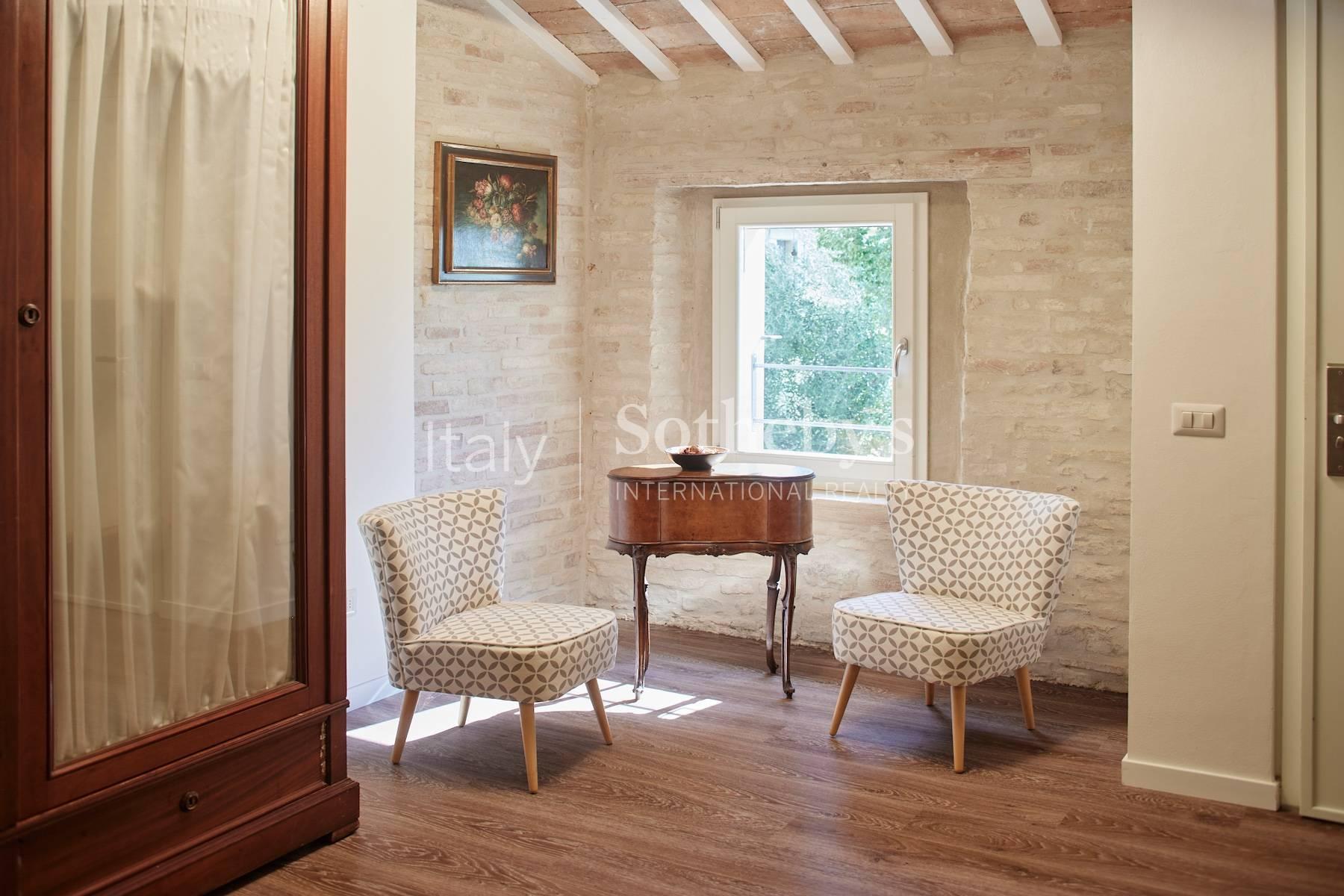 Mobili Antichi Salone Arredato Classico Arredamento Classico