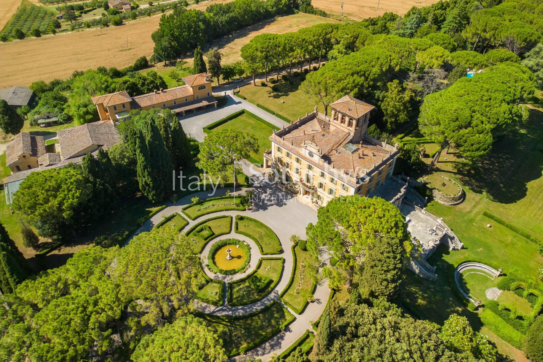 Magnifica Villa storica con giardino all' italiana in Umbria - 2