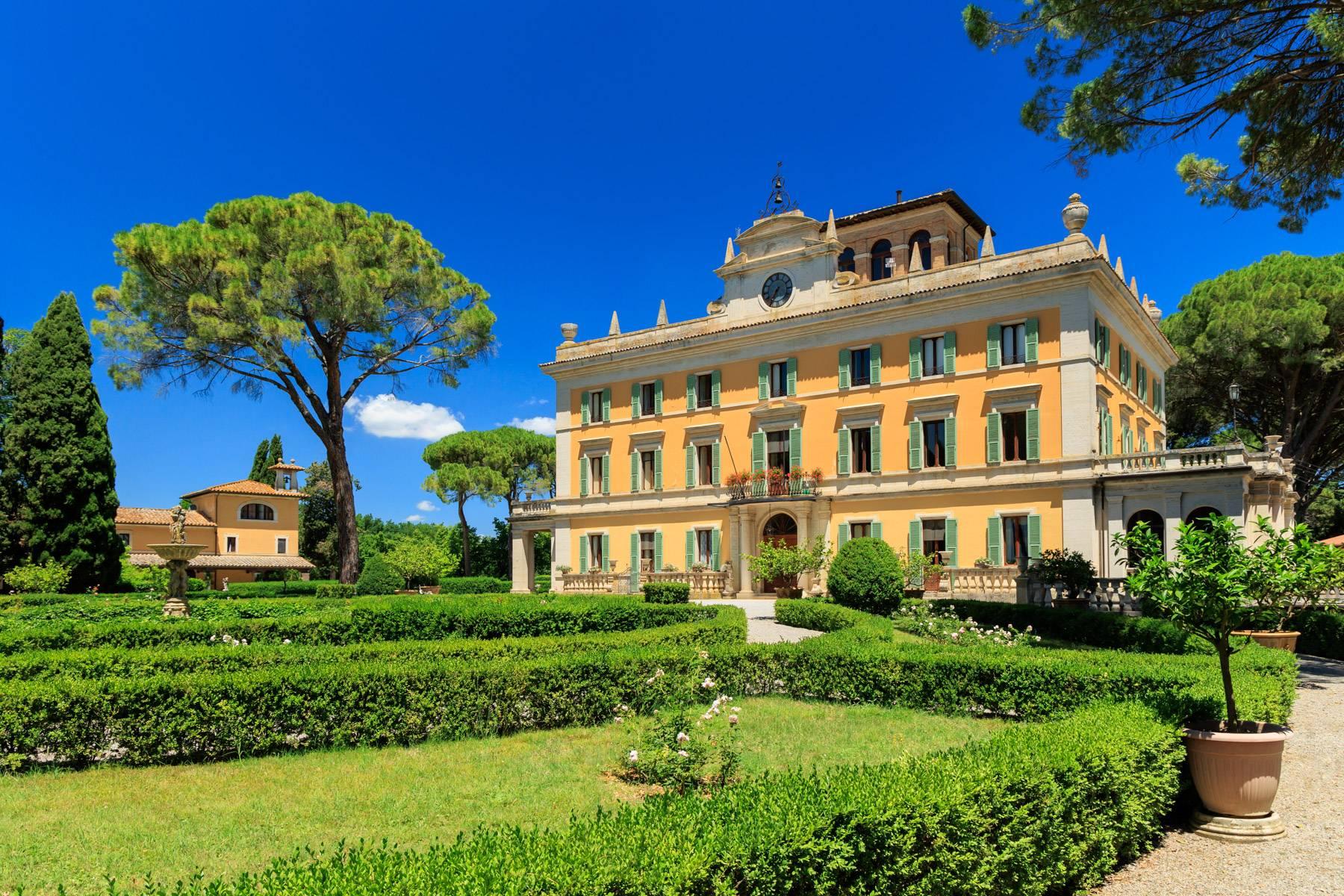 Magnifica Villa storica con giardino all' italiana in Umbria - 1