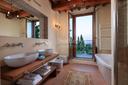 Casale del 1800 con vista su Todi, in vendita, Todi | Sotheby’s Realty Italy - 8