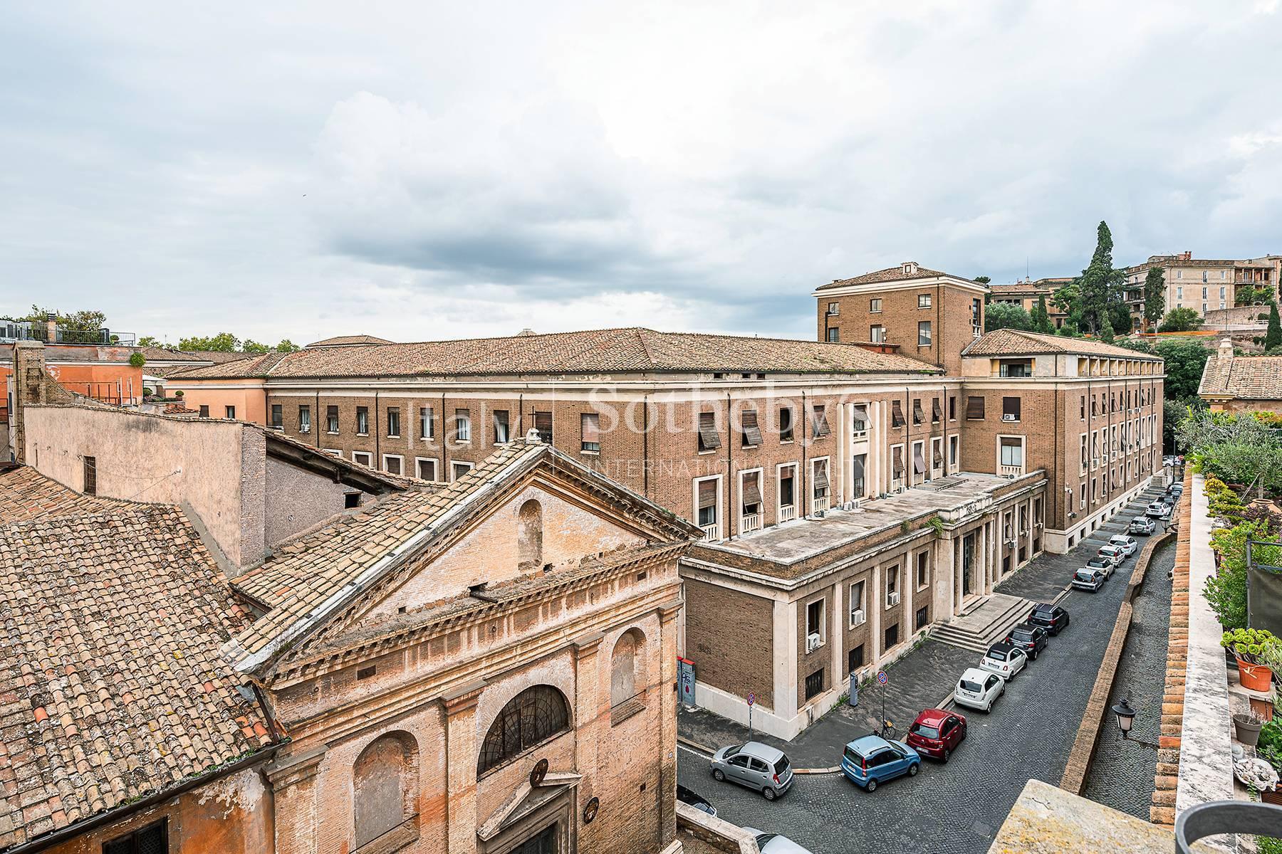 Attico con terrazza nel cuore del centro storico di Roma, in vendita, Roma | Sotheby’s Realty Italy - 13