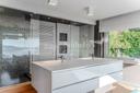 Villa moderna con spa affacciata sulle rive del Lago, in vendita, Bee | Sotheby’s Realty Italy - 11