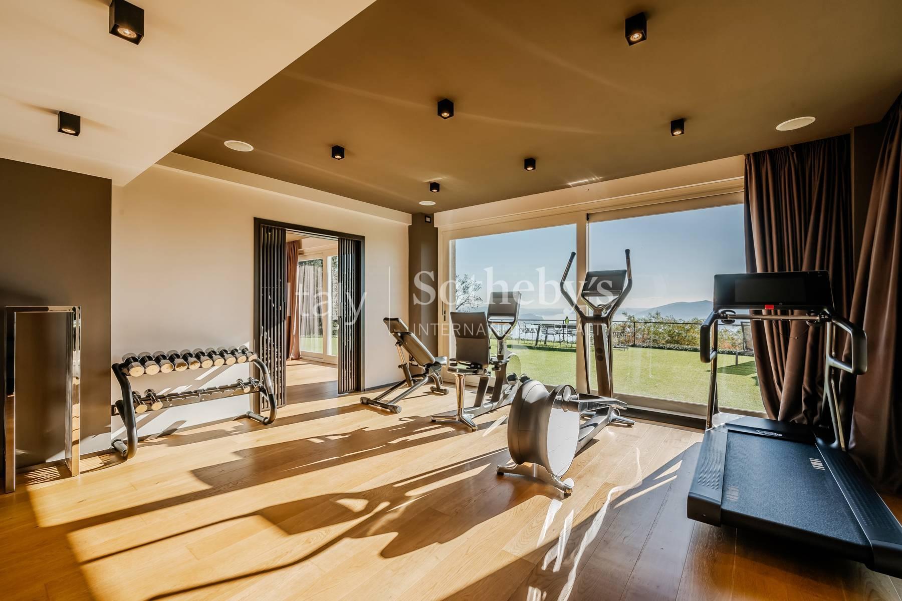 Villa moderna con spa affacciata sulle rive del Lago, in vendita, Bee | Sotheby’s Realty Italy - 17