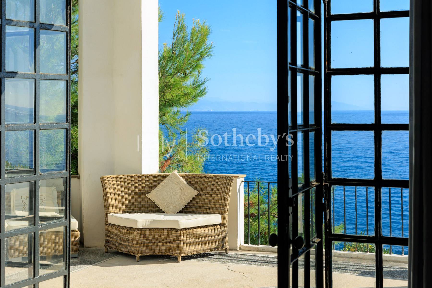 Elegant villa with private bay in Varazze - 8