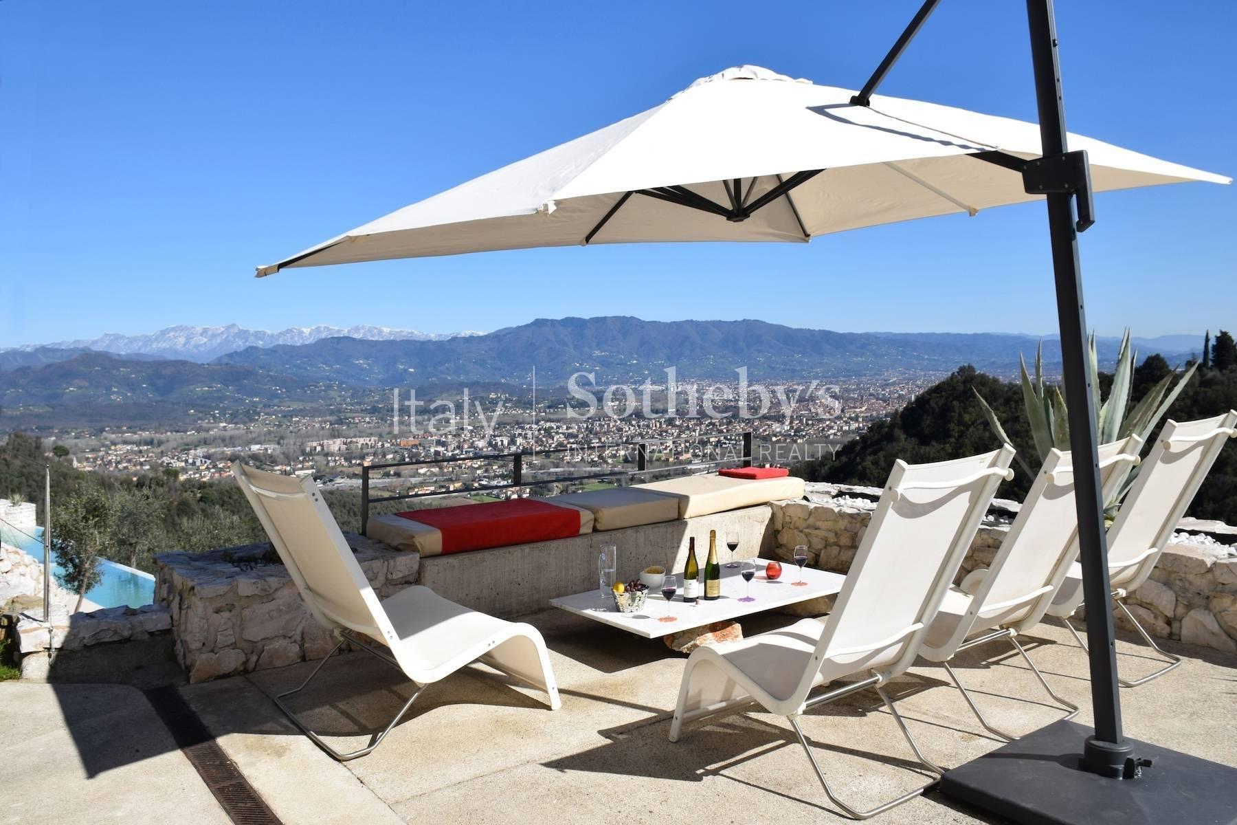 Una villa impeccabilmente progettata che si affaccia su Lucca, in affitto, Lucca | Sotheby’s Realty Italy - 6
