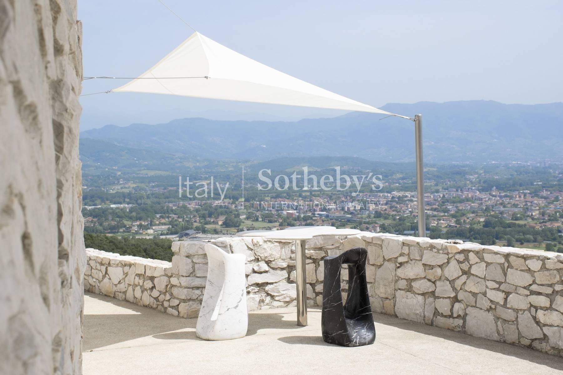 Una villa impeccabilmente progettata che si affaccia su Lucca, in affitto, Lucca | Sotheby’s Realty Italy - 10